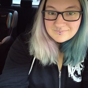 Meet your Posher, Laurel